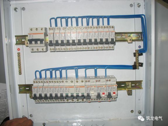 《建筑電氣工程施工質(zhì)量驗收規(guī)范》GB50303-2015 配電箱(機柜)安裝詳細說明!