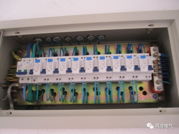 《建筑電氣工程施工質(zhì)量驗收規(guī)范》GB50303-2015 配電箱(機柜)安裝詳細說明!